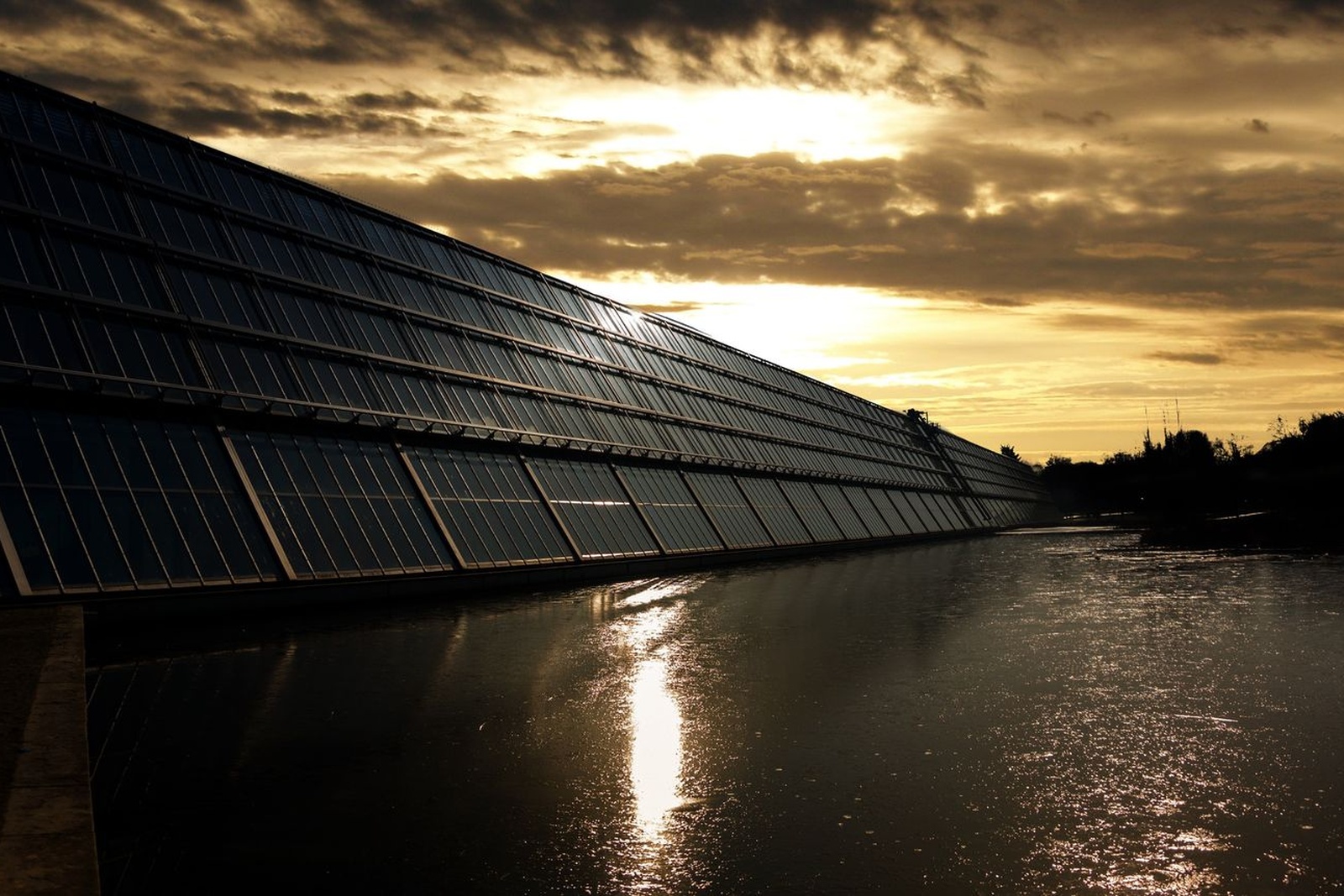 Solar Battery Storage: Powering Your Home After Sunset